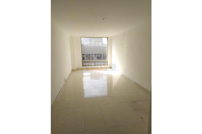 Oficinas y Consultorios, Alquiler en Centenario