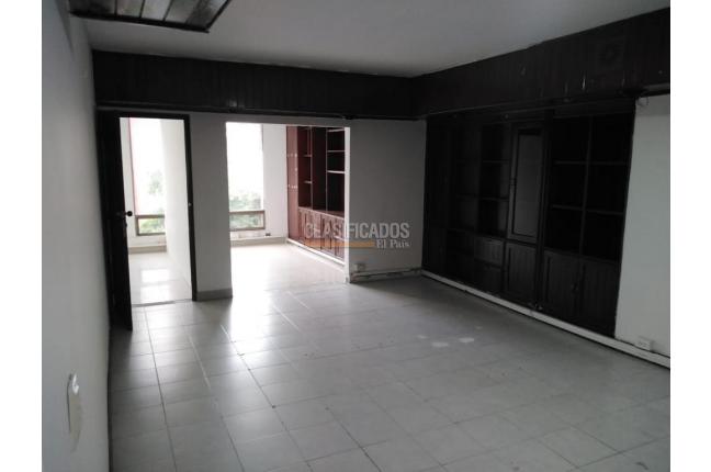 Oficinas y Consultorios, Alquiler en Centenario