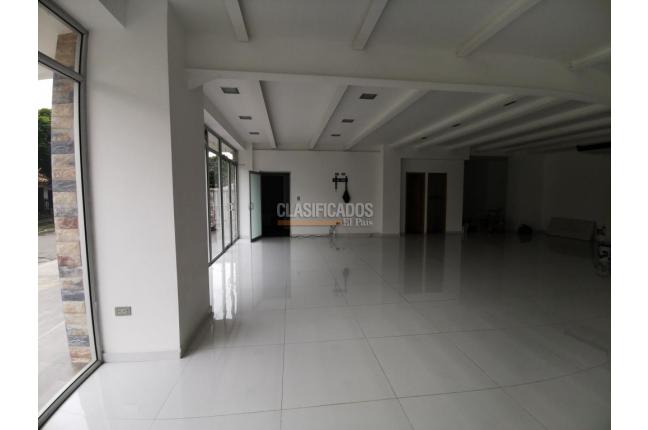 Locales y Bodegas, Alquiler, 3 de Julio - $5.000.000