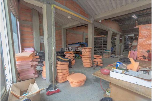 Edificios, Venta, Bretaña - $2.000.000.000