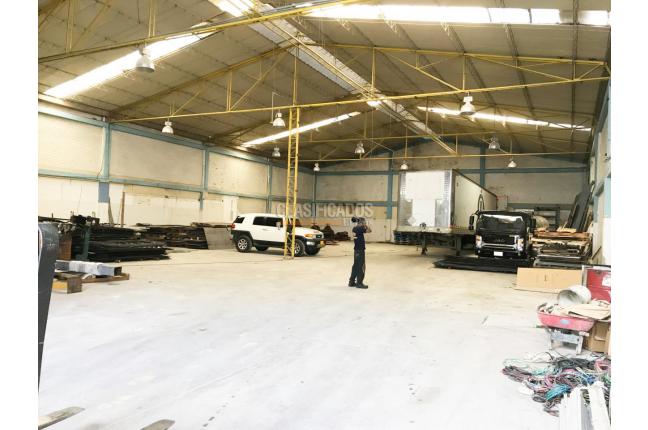 Locales y Bodegas, Alquiler, La Esmeralda - $18.000.000