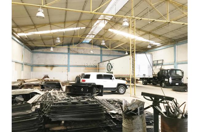 Locales y Bodegas, Alquiler, La Esmeralda - $18.000.000