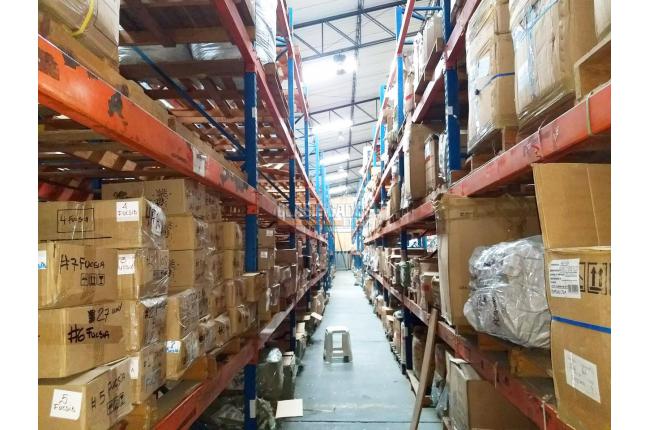 Locales y Bodegas, Venta, La Esmeralda - $11.497.200.000