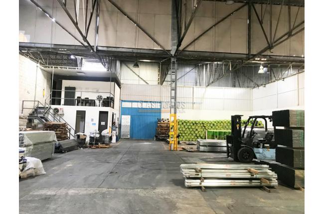 Locales y Bodegas, Alquiler en Industrial