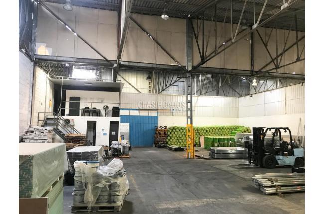 Locales y Bodegas, Alquiler en Industrial