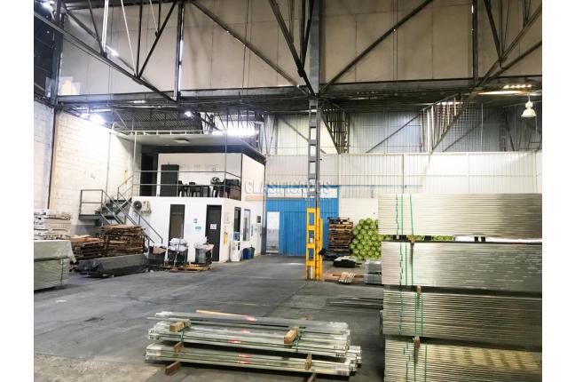 Locales y Bodegas, Alquiler, Industrial - $10.600.000