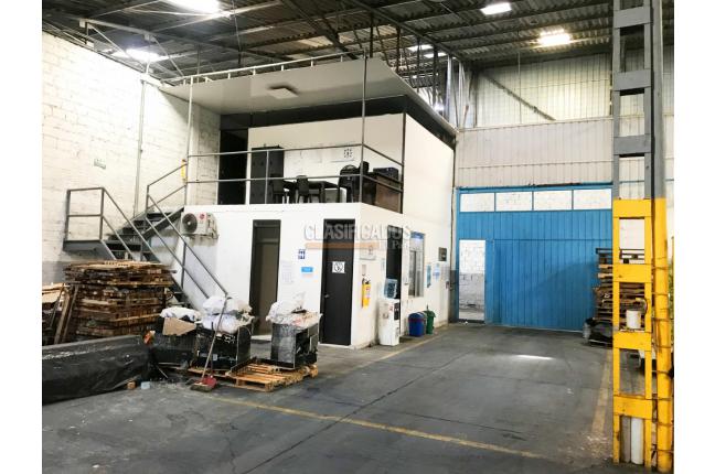 Locales y Bodegas, Alquiler, Industrial - $10.600.000