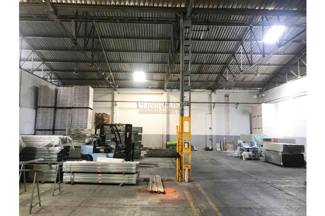 Locales y Bodegas, Alquiler, Industrial - $10.600.000