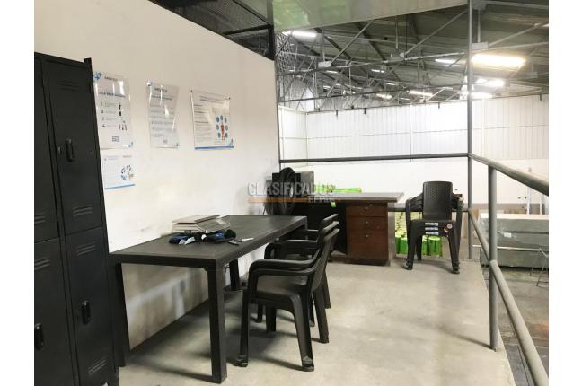 Locales y Bodegas, Alquiler, Industrial - $10.600.000