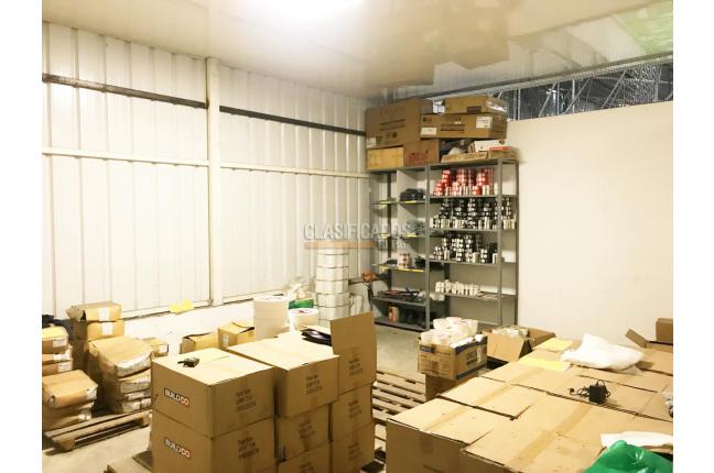 Locales y Bodegas, Alquiler, Industrial - $10.600.000