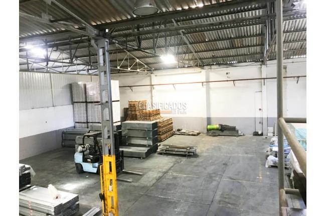 Locales y Bodegas, Alquiler, Industrial - $10.600.000