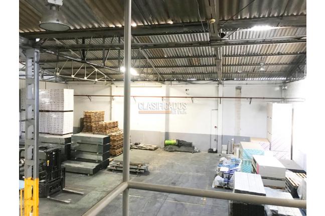 Locales y Bodegas, Alquiler, Industrial - $10.600.000