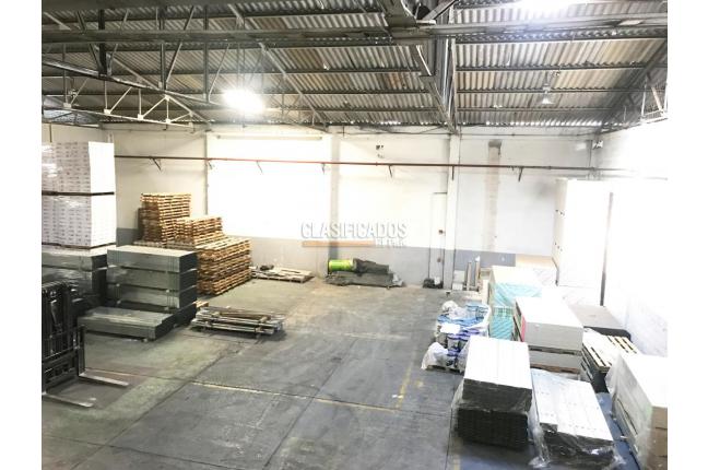 Locales y Bodegas, Alquiler, Industrial - $10.600.000