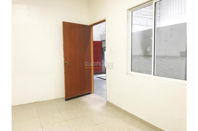 Locales y Bodegas, Alquiler, Industrial - $8.100.000