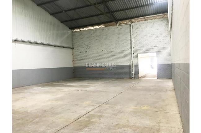 Locales y Bodegas, Alquiler, Industrial - $8.100.000