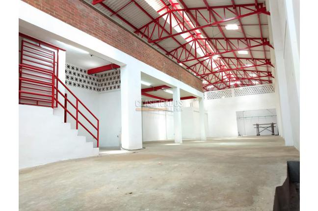 Locales y Bodegas, Alquiler, La Base - $9.000.000