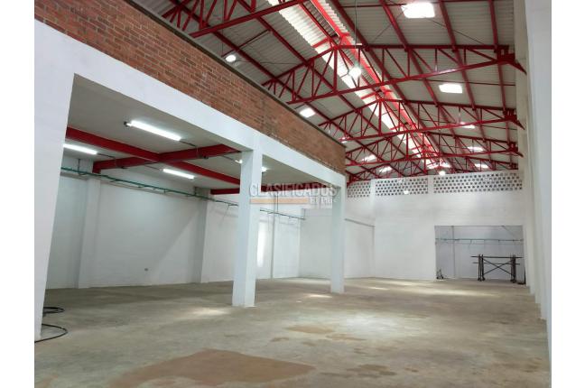 Locales y Bodegas, Alquiler, La Base - $9.000.000