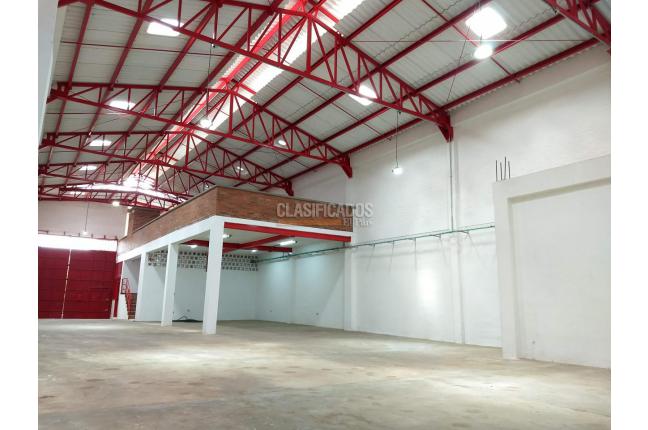 Locales y Bodegas, Alquiler, La Base - $9.000.000