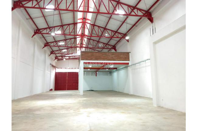 Locales y Bodegas, Alquiler en La Base