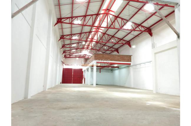 Locales y Bodegas, Alquiler en La Base