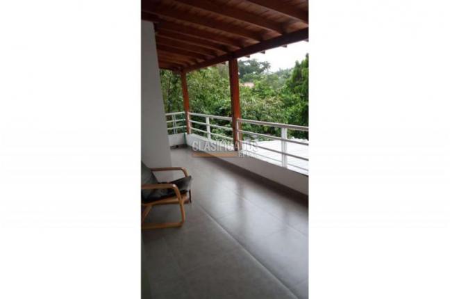 Casas, Venta, 3 de Julio - $1.300.000.000