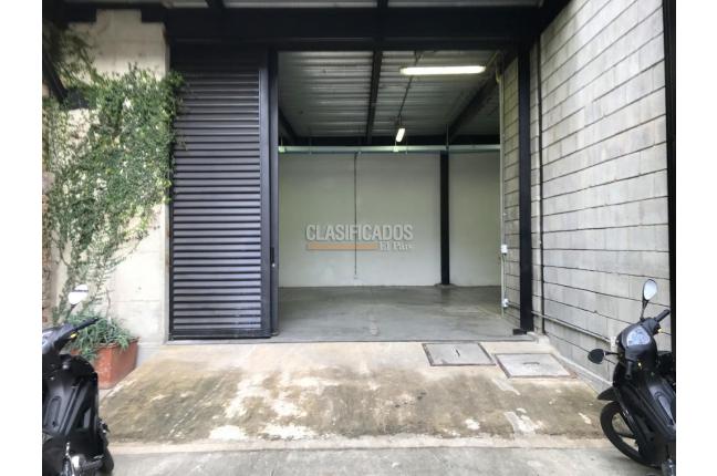 Locales y Bodegas, Alquiler, El Piloto - $5.600.000