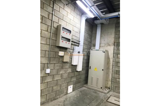 Locales y Bodegas, Alquiler, El Piloto - $5.600.000