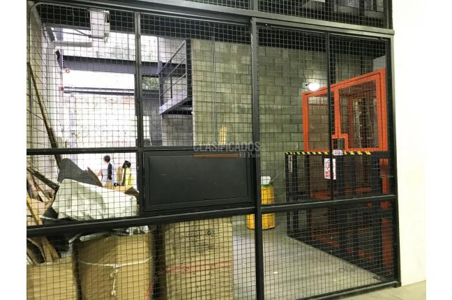 Locales y Bodegas, Alquiler, El Piloto - $5.600.000