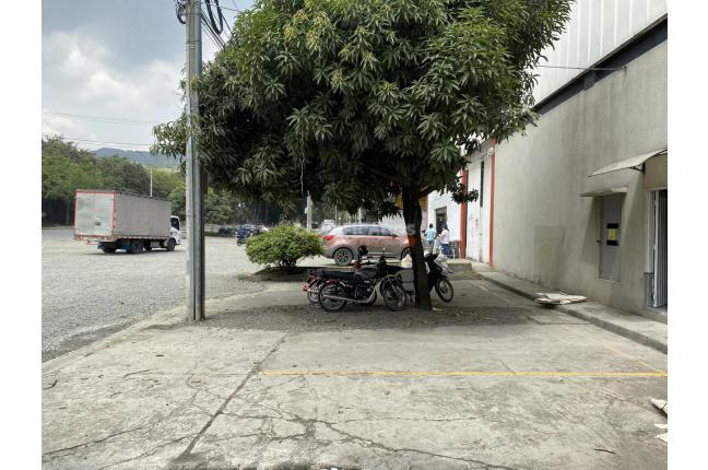 Locales y Bodegas, Alquiler, Acopi - $15.000.000