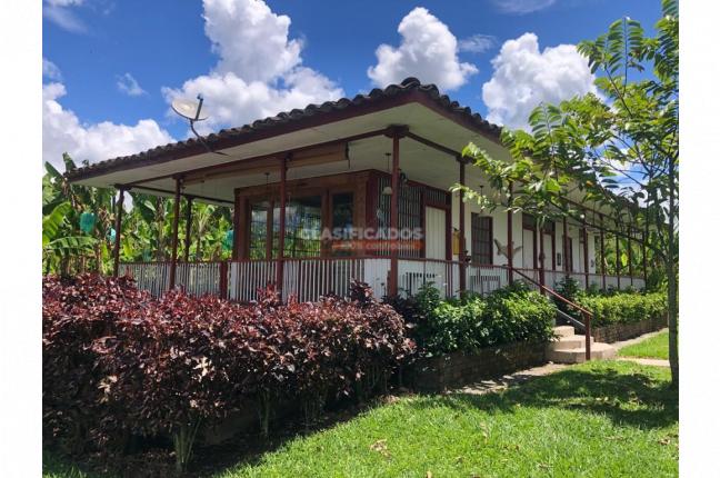 Fincas y Casas Campestres, Venta, Montenegro - $2.200.000.000