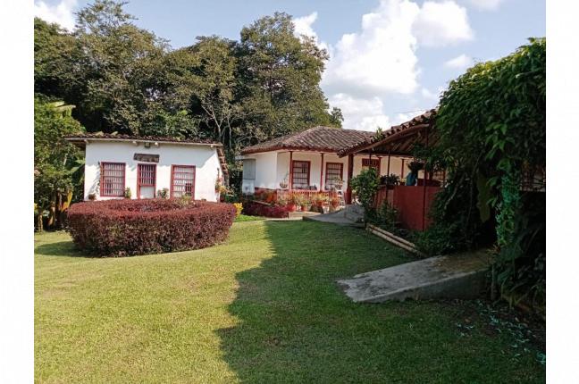 Fincas y Casas Campestres, Venta, Montenegro - $2.200.000.000