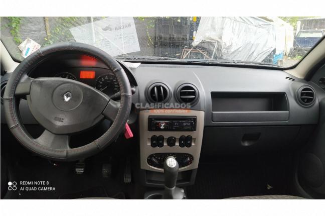 Renault Sandero 2011