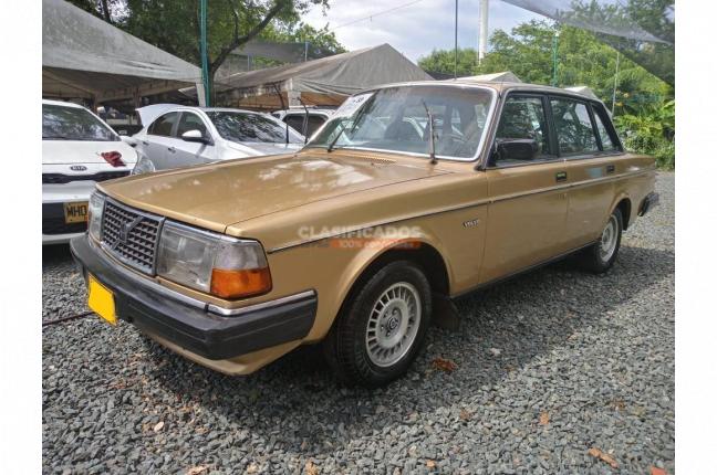 Volvo 245 1982 - $15.000.000