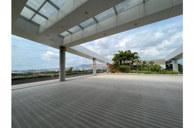 Oficinas y Consultorios, Alquiler en Centro Ccial. Jardín Plaza
