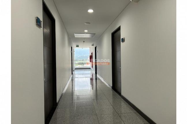 Oficinas y Consultorios, Alquiler, Centro Ccial. Jardín Plaza - $6.500.000