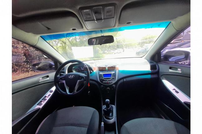 Hyundai Accent 2012