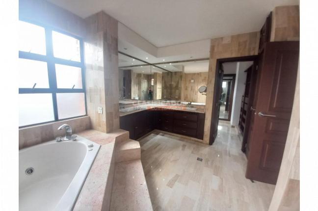 Apartamentos, Venta, Aguacatal - $1.600.000.000