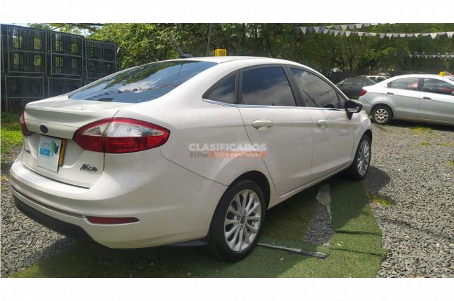 Ford Fiesta 2017 - $52.000.000