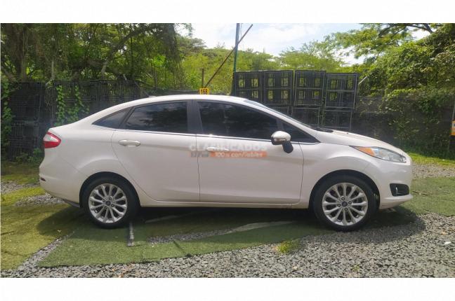 Ford Fiesta 2017 - $52.000.000