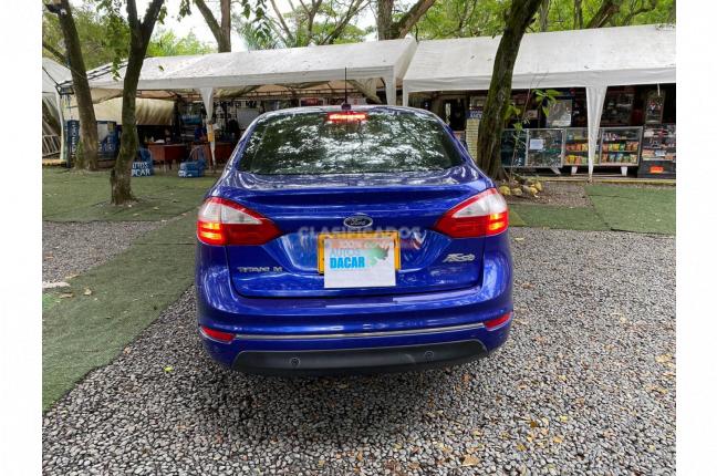 Ford Fiesta 2015 - $45.000.000