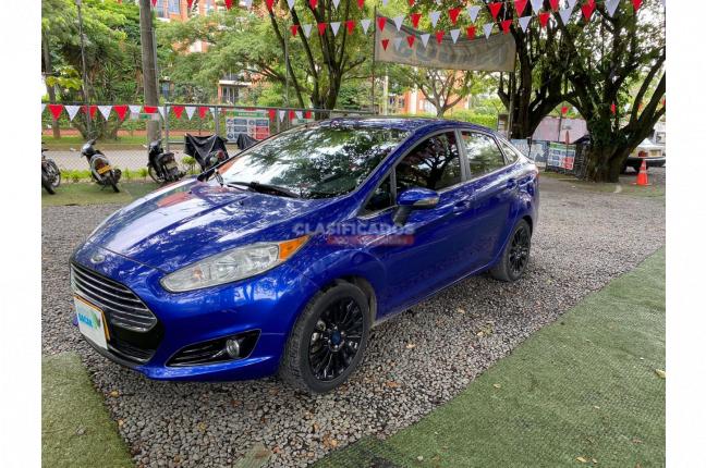 Ford Fiesta 2015 - $45.000.000