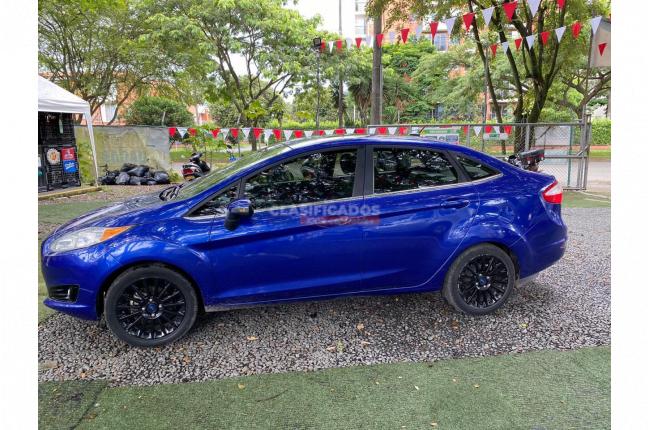 Ford Fiesta 2015 - $45.000.000