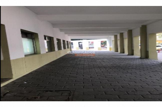 Locales y Bodegas, Alquiler, Granada - $15.000.000