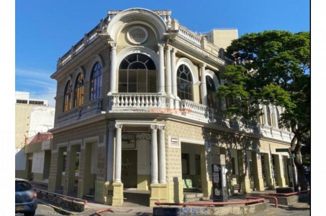 Edificios, Venta en Granada