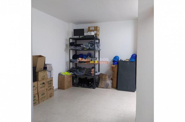 Oficinas y Consultorios, Alquiler, El Cedro - $1.850.000