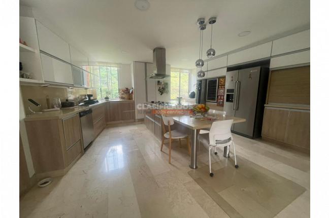 Apartamentos, Venta, Aguacatal - $2.200.000.000