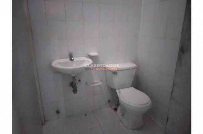 Oficinas y Consultorios, Alquiler, La Flora - $7.000.000