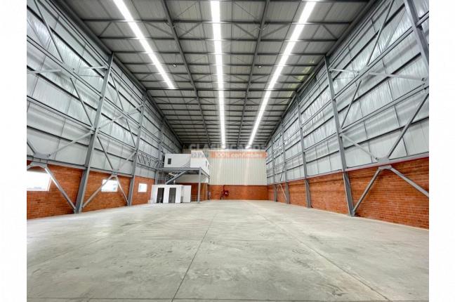 Locales y Bodegas, Venta en Yumbo