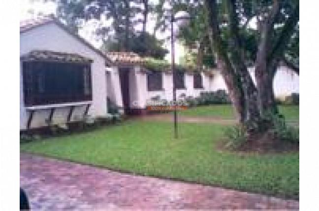 Casas, Venta en Ciudad Jardín