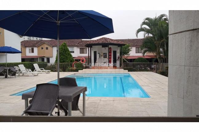 Casas, Venta en La Flora